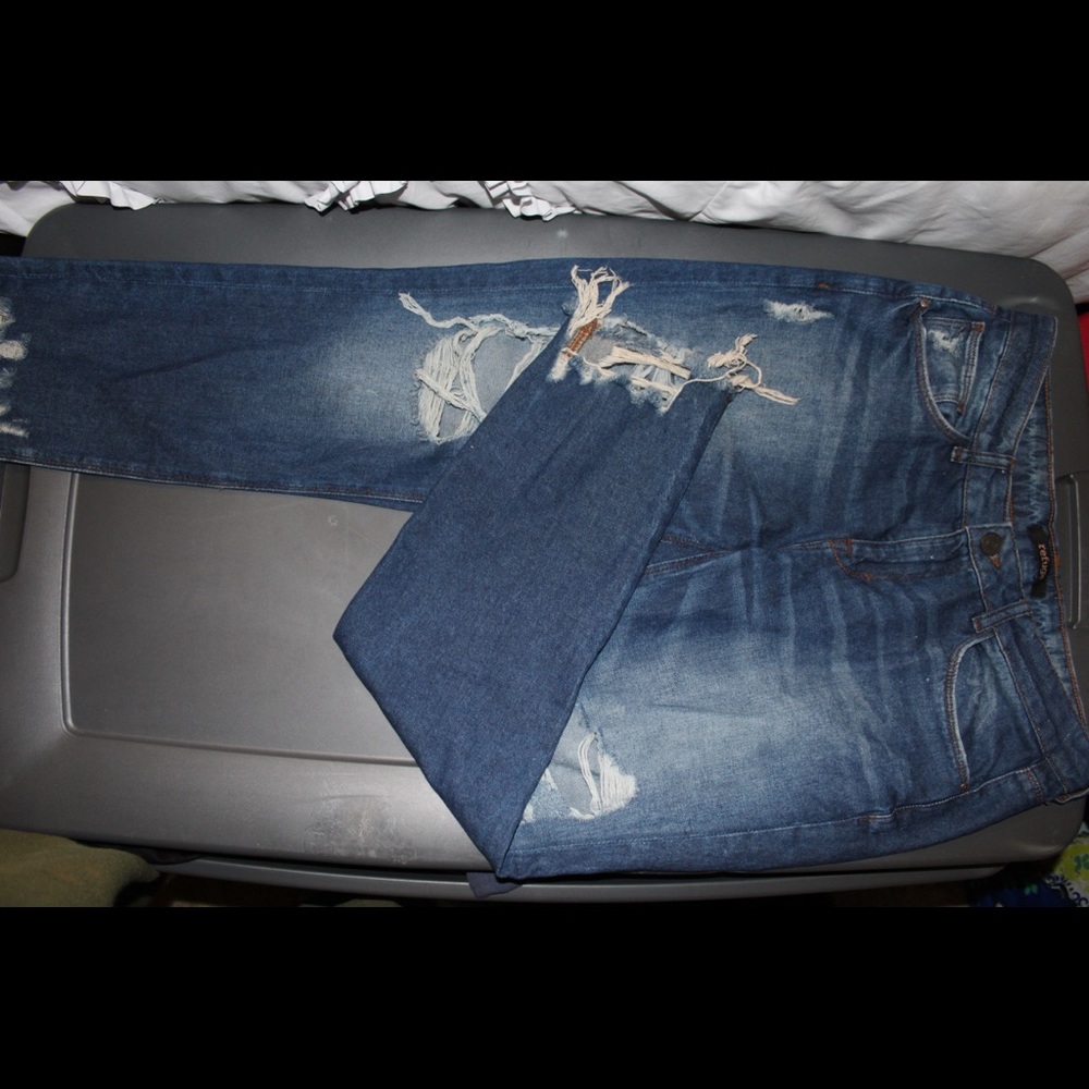 Refuge boyfriend style distressed jeans